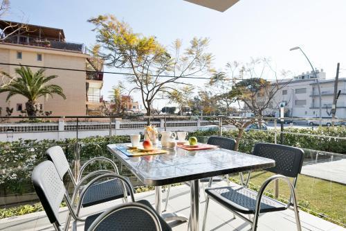 Apartamentos Castellmar Castelldefels Exterior photo